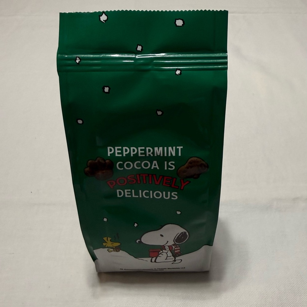 Goldfish Peppermint Cocoa Snacks with Snoopy  Design